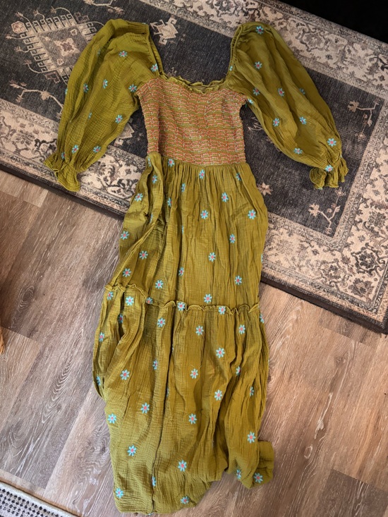 Dresses & Skirts - Floral Embroidered Maxi Dress Puff Sleeves | Size M